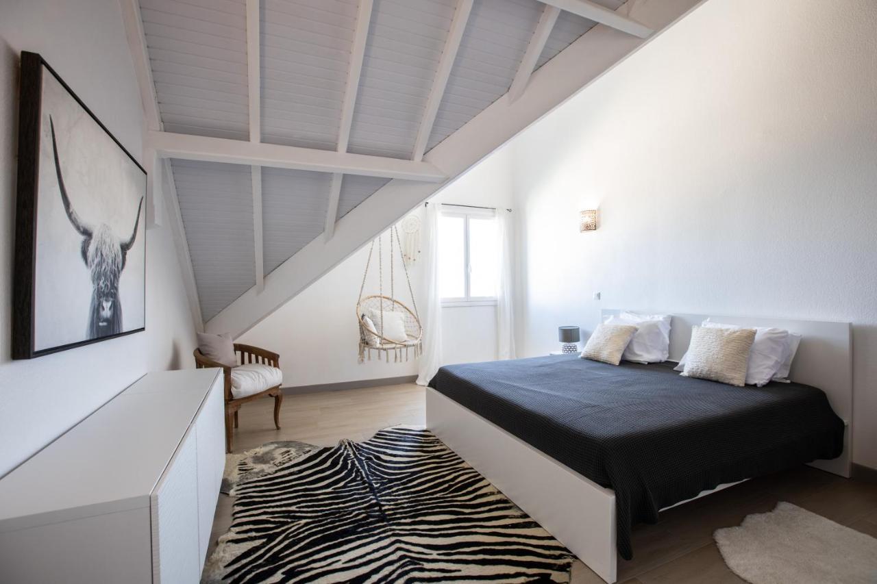 Stunning New Apartment With View Of Orient Bay Quarter of Orleans Εξωτερικό φωτογραφία